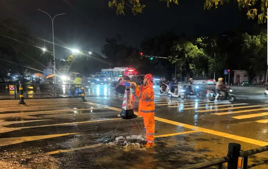 萬(wàn)家燈火的背后 是他們在守護團圓